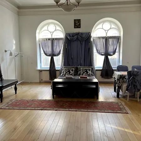 Old Town Art Maria Frou-frou 101 M2 *