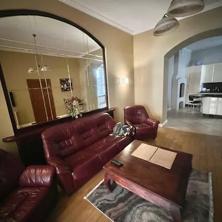 Apartmán Old Town Art Maria Frou-frou 101 M2 *