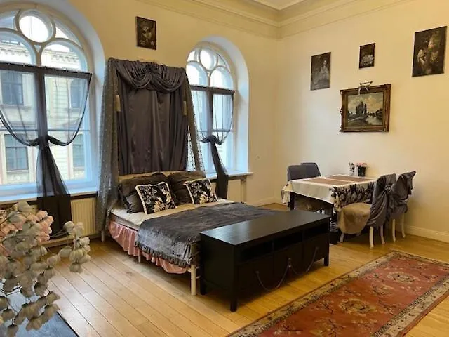 Old Town Art Maria Frou-frou 101 M2 Riga