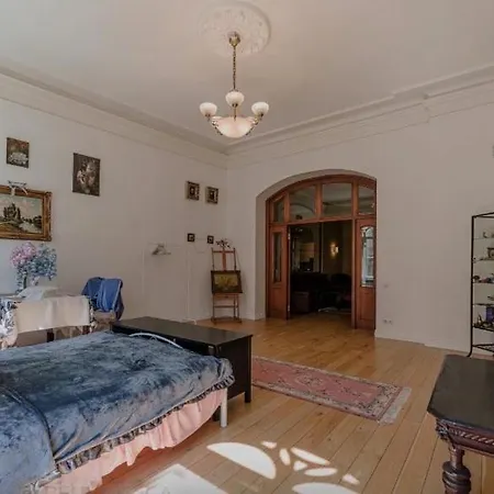 Old Town Art Maria Frou-frou 101 M2 Apartment Riga