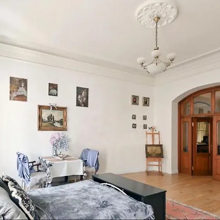 Apartment Old Town Art Maria Frou-frou 101 M2