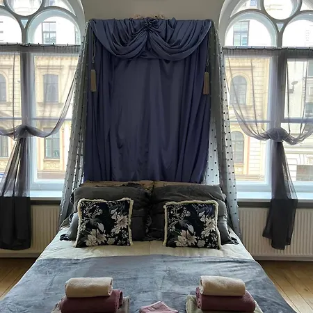 Apartment Old Town Art Maria Frou-frou 101 M2 *