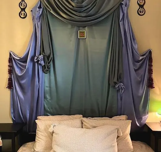 Dzīvoklis Old Town Art Maria Frou-frou 101 M2 Riga