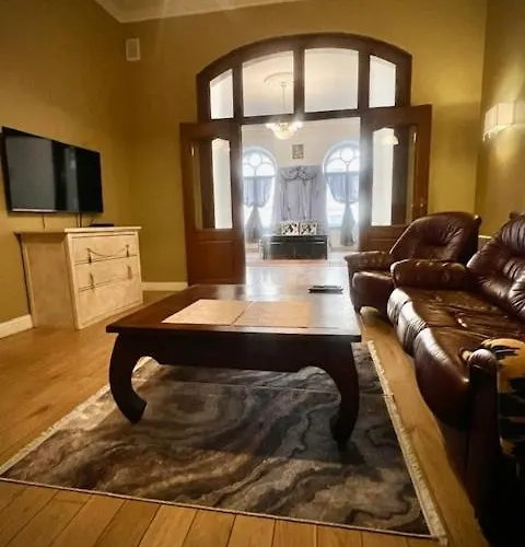 Dzīvoklis Old Town Art Maria Frou-frou 101 M2 *