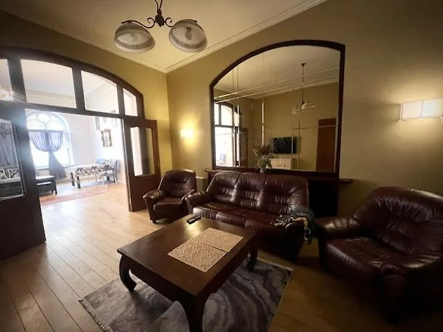 Old Town Art Maria Frou-frou 101 M2